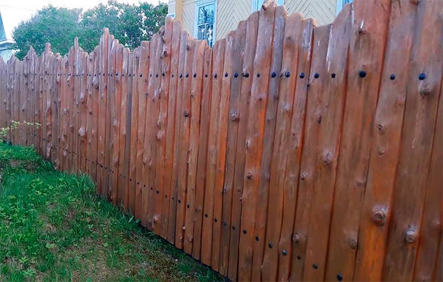 Как построить забор из горбыля своими руками: фото, варианты, декоративный