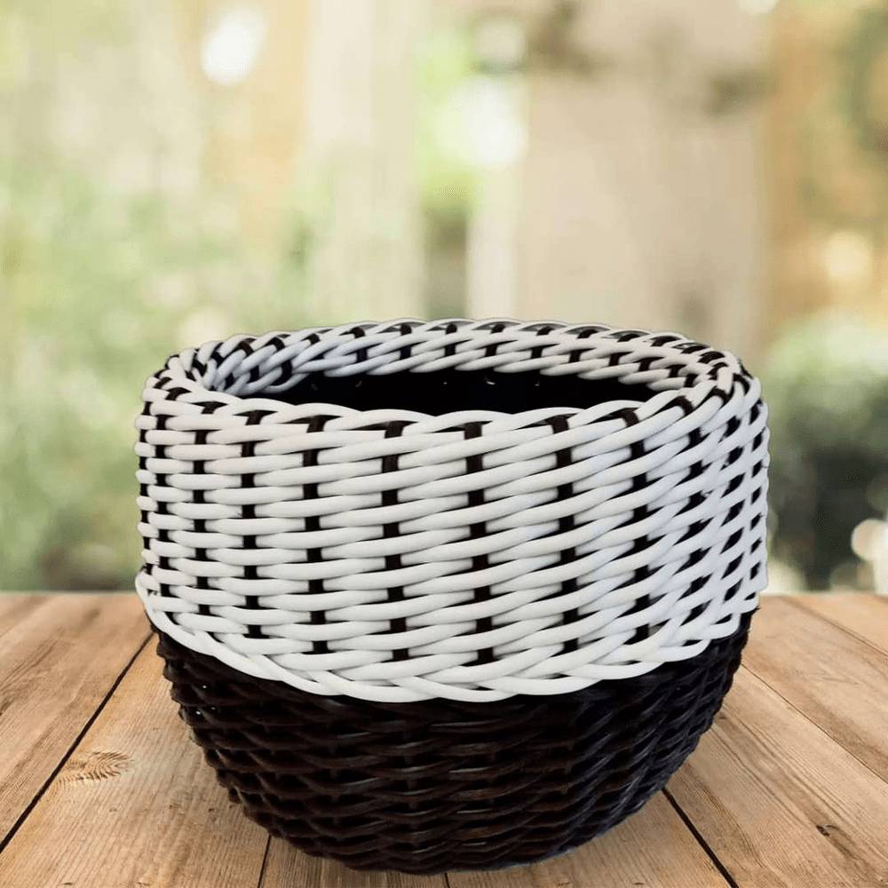 Плетение двухцветного кашпо из ротанга для начинающих