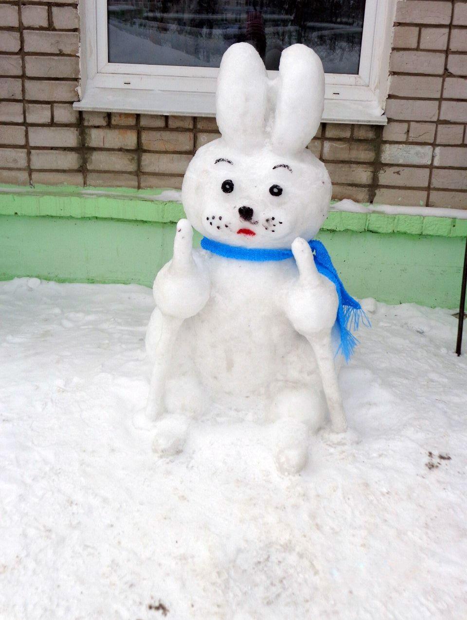 Как сделать фигуру зайца (кролика) из снега