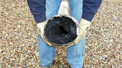 Как почистить дымоход от сажи и смолы своими руками