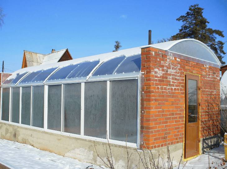 Как сделать зимнюю теплицу своими руками из поликарбоната