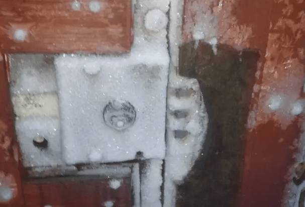 Как разморозить замок на калитке: что делать, чтобы не замерзал, кодовый