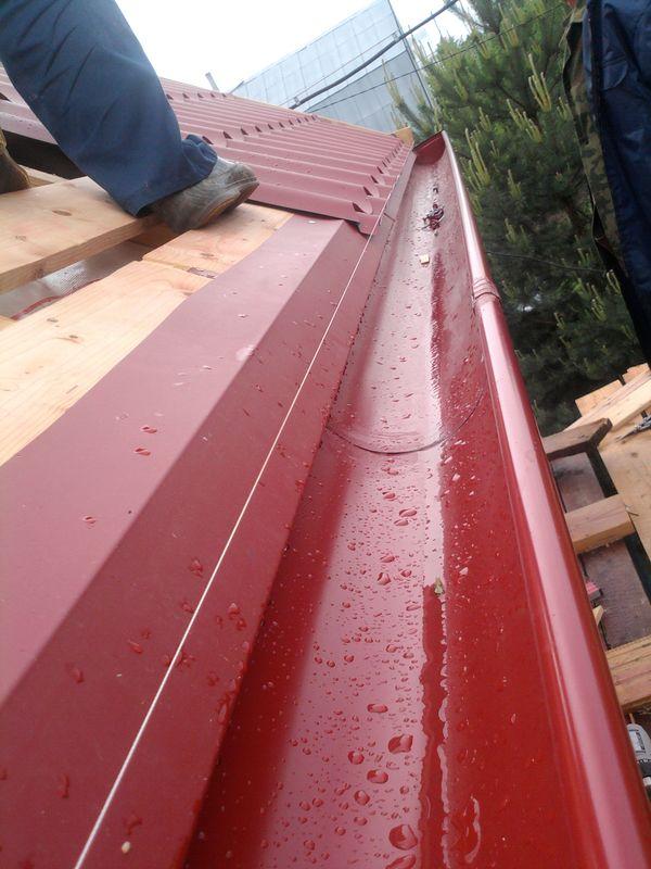 Установка капельника на крыше: под мягкую кровлю, профнастил