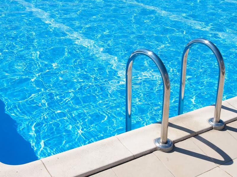 Как сделать морскую воду в бассейне на даче, в помещении