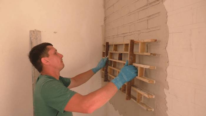 Отделка стен под кирпич штукатуркой своими руками