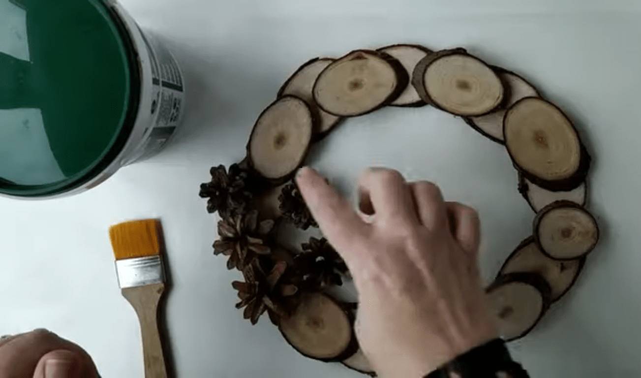 Рождественский венок из веток: как сделать своими руками, пошагово