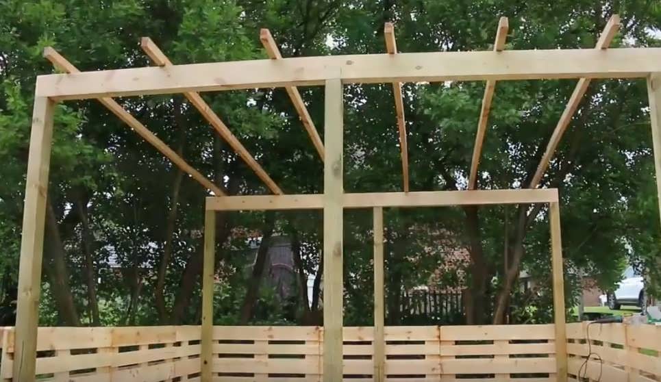 Беседка из паллетов и поддонов для дачи своими руками: пошагово, фото, чертежи