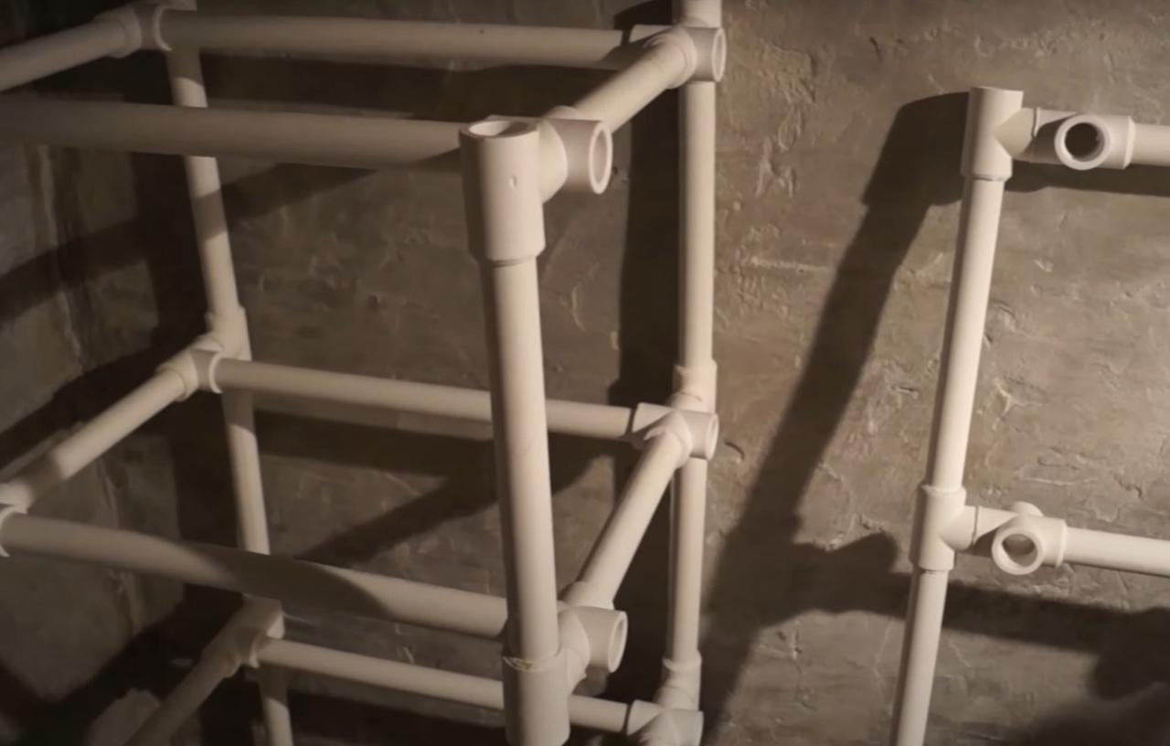 Как сделать полки в подвале, погребе своими руками: варианты, фото