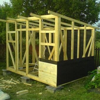 Как построить деревянный душ для дачи своими руками