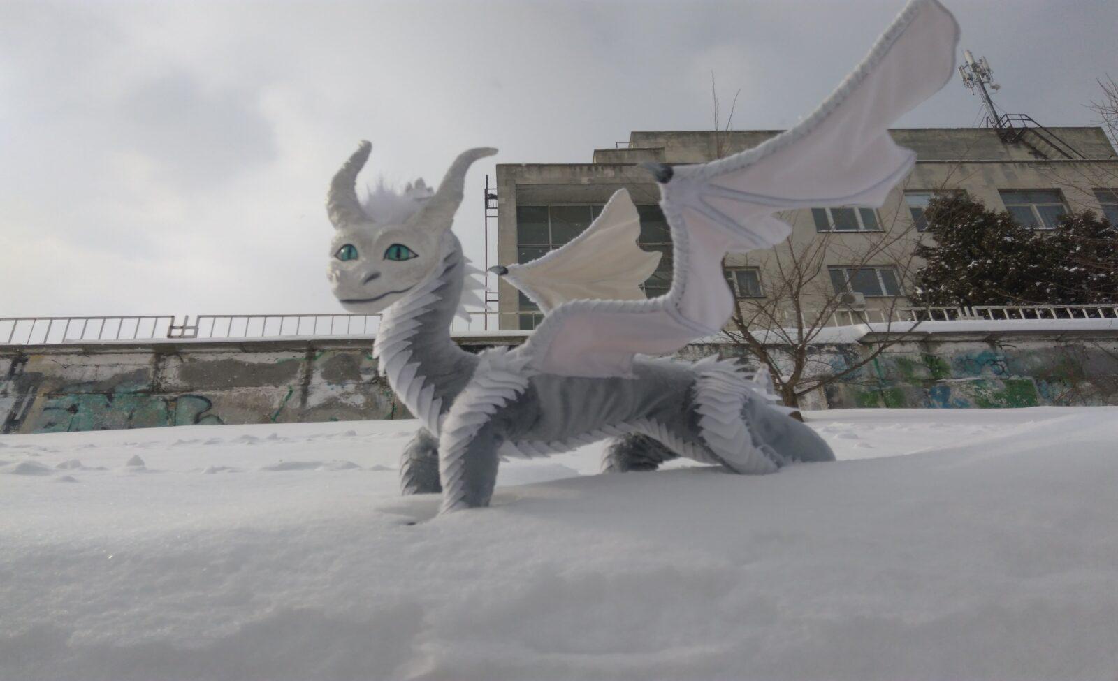 Фигура дракона из снега: как слепить своими руками