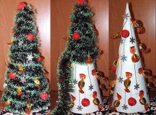 Как сделать елочку из мишуры на стене, настольную своими руками