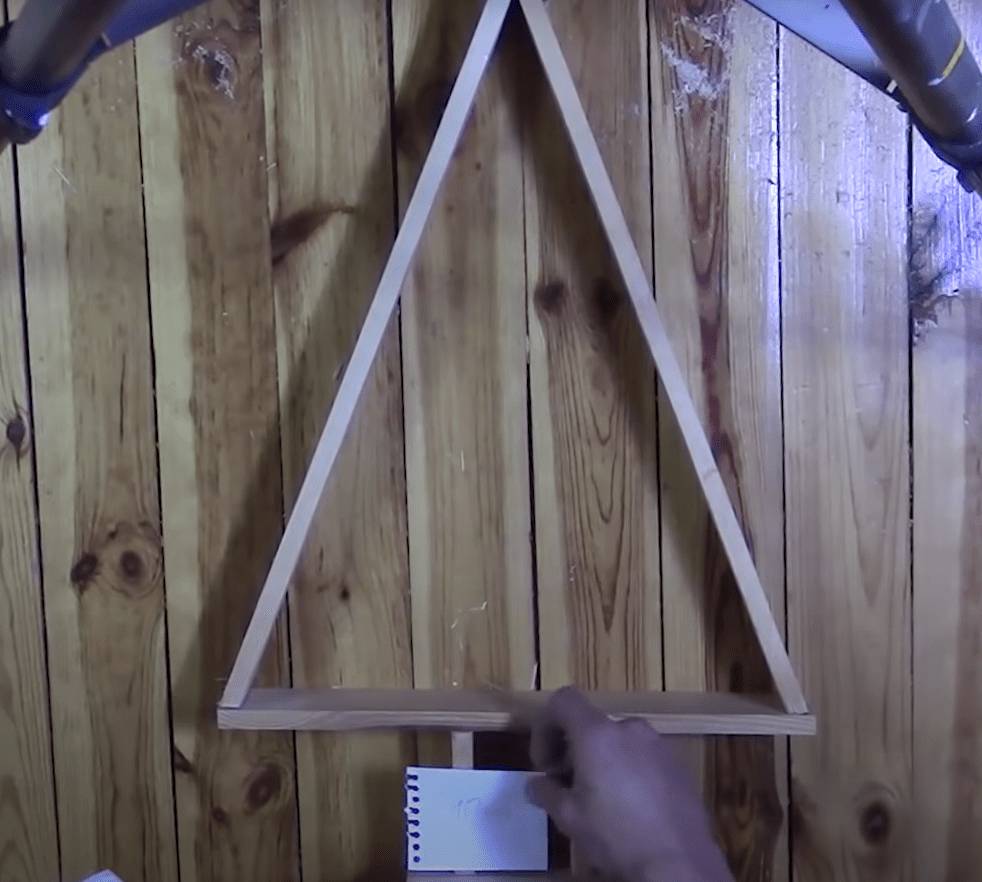 Как сделать деревянную елку своими руками