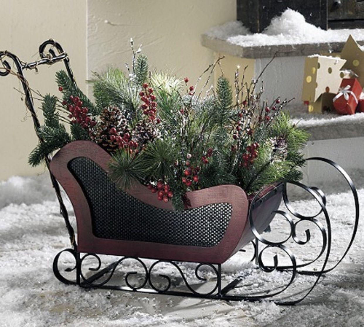 Новогодний двор своими руками: фото, как украсить