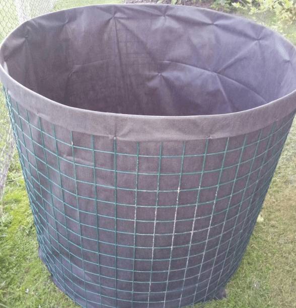 Компостная яма, куча своими руками: варианты изготовления, фото