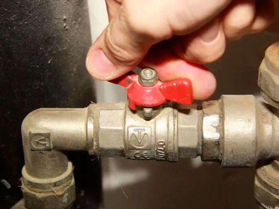 Как правильно поменять сливной бачок унитаза своими руками