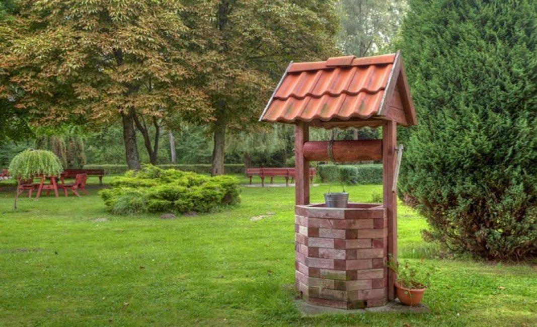 Как сделать декоративный колодец для сада своими руками