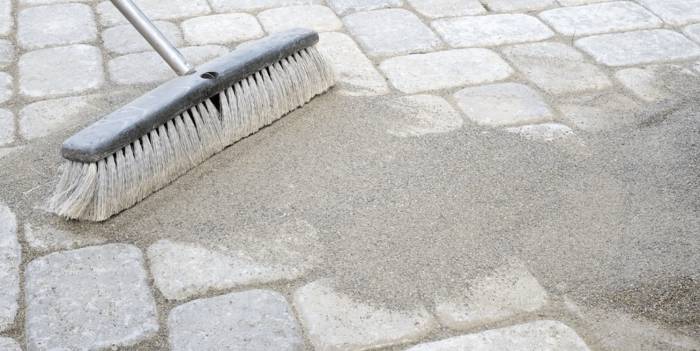 Как сделать дорожку из старого кирпича своими руками