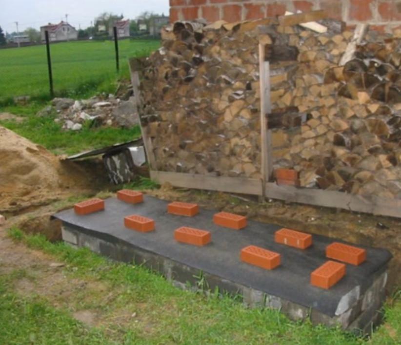 Как сделать простую коптильню из кирпича своими руками