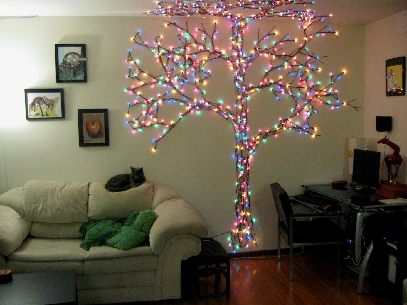 Как прикрепить гирлянду к стене: с обоями, без гвоздей