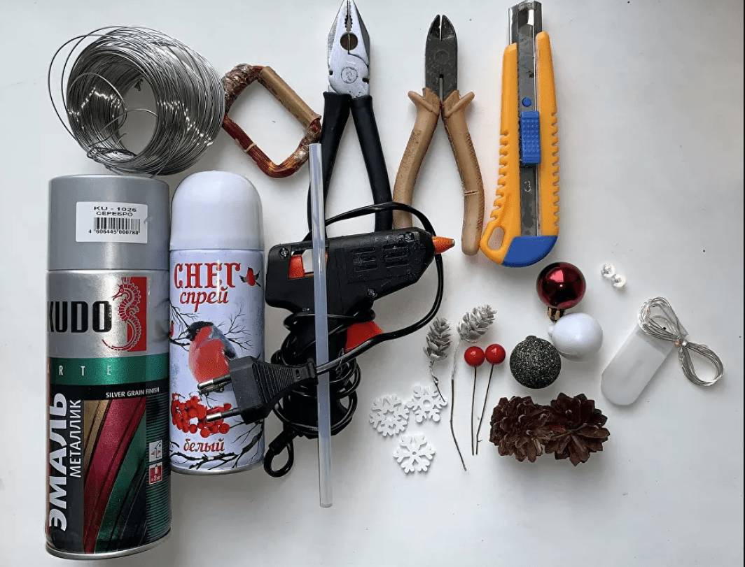 Как сделать елку из веток деревьев своими руками