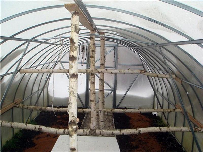 Чем счищать снег с теплицы из поликарбоната