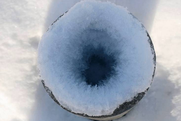 Замерзла скважина в частном доме: что делать, как отогреть