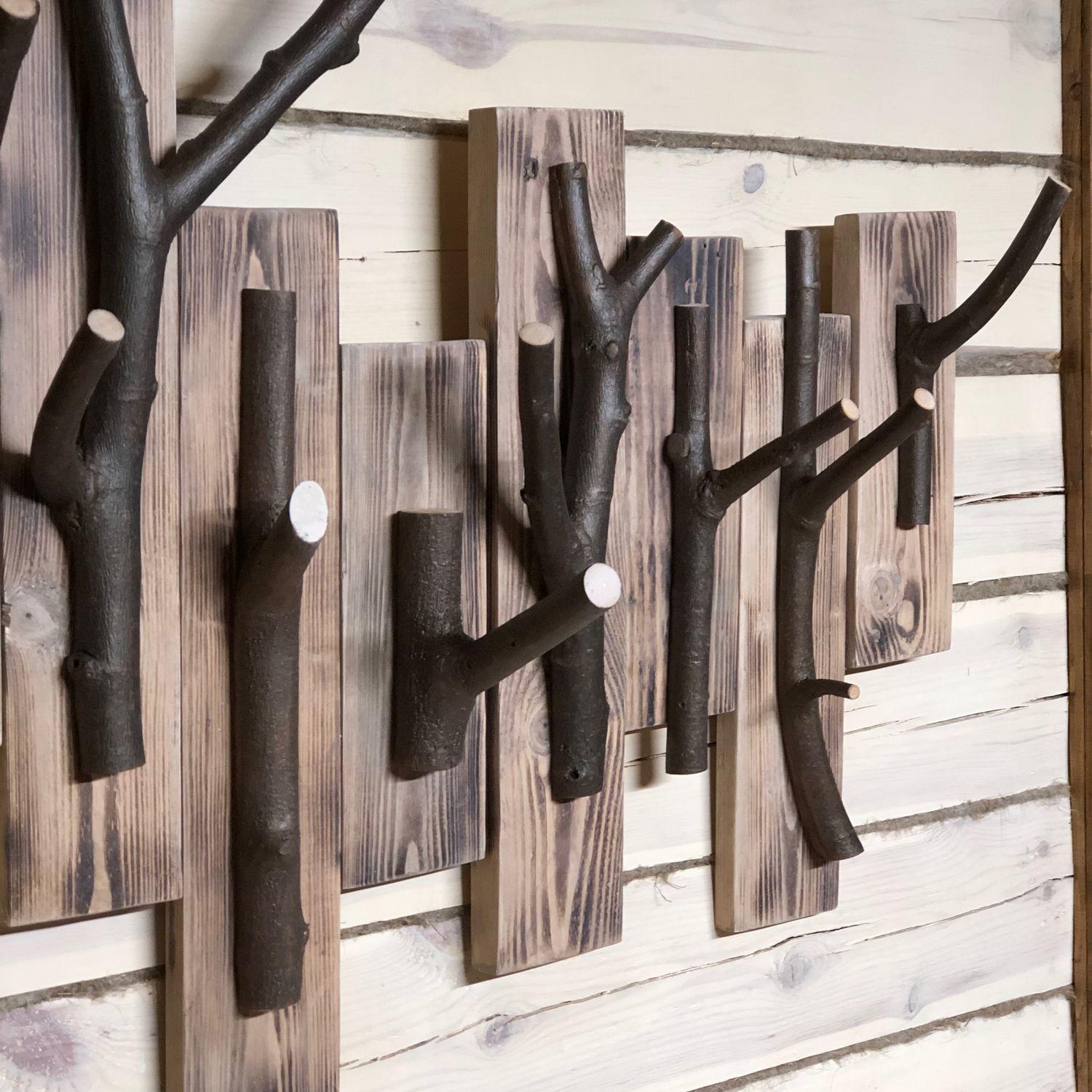 Деревянная вешалка в баню для одежды своими руками