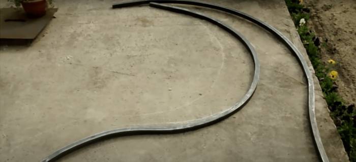 Как сделать садовые качели из профильной трубы своими руками