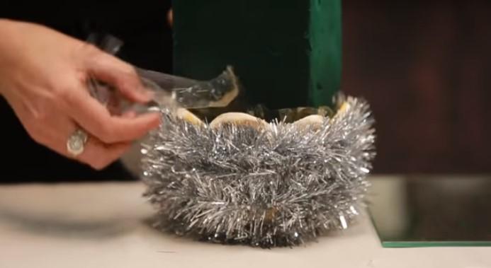 Как сделать елку из шишек своими руками