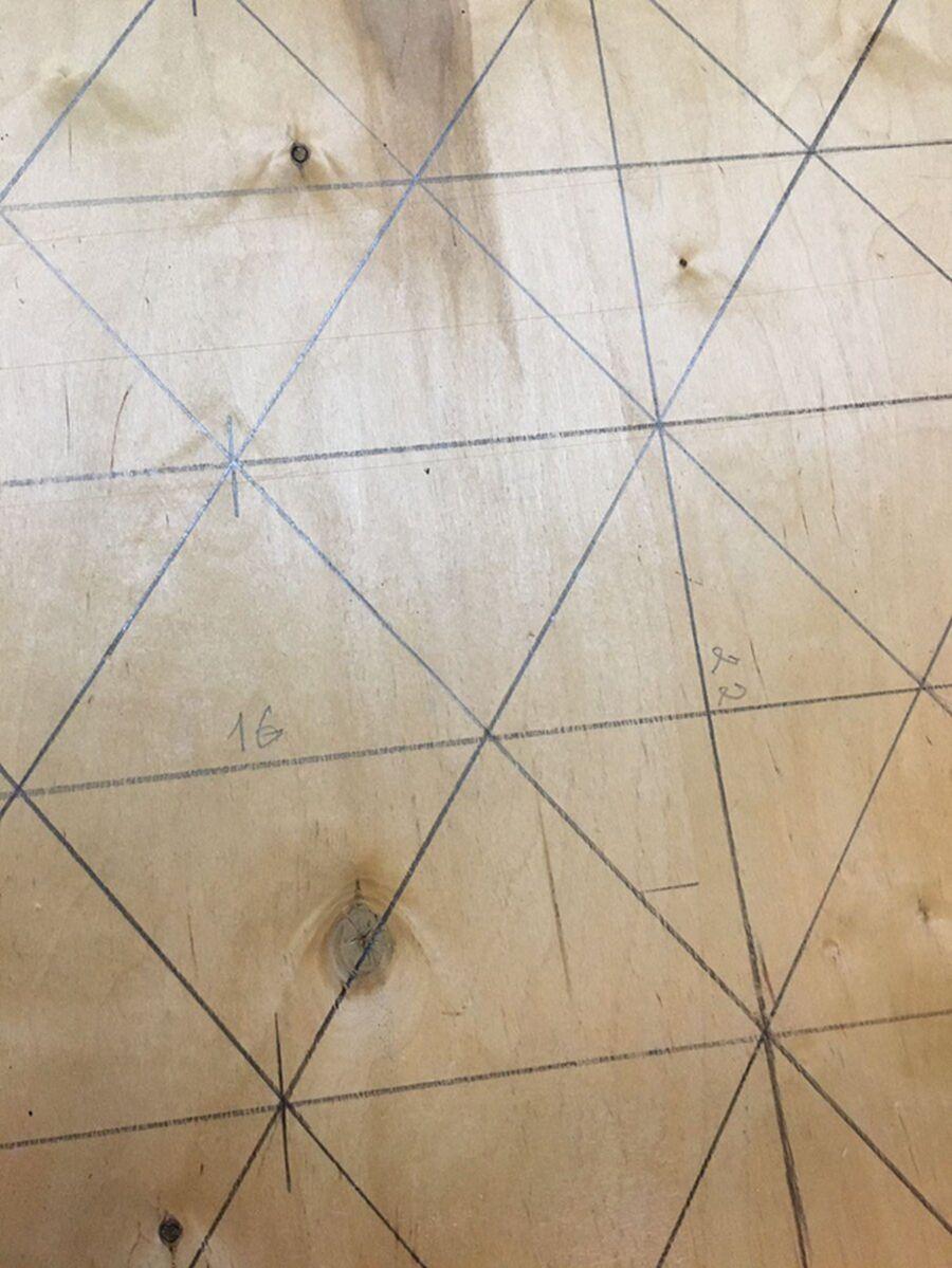 Настенная вешалка для одежды своими руками: деревянная, чертеж, фото