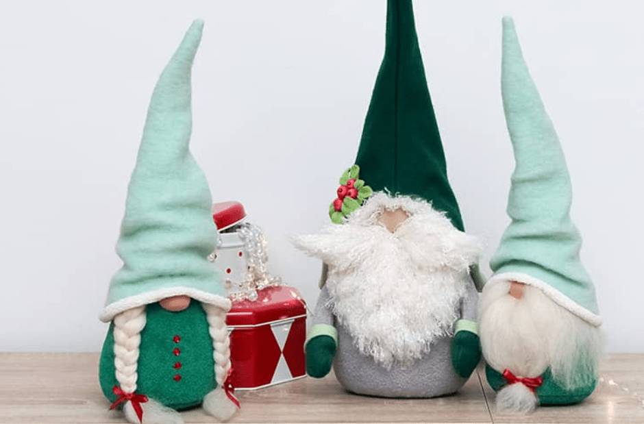 Рождественский гном: как сделать, сшить из фетра, крючком, спицами, фото
