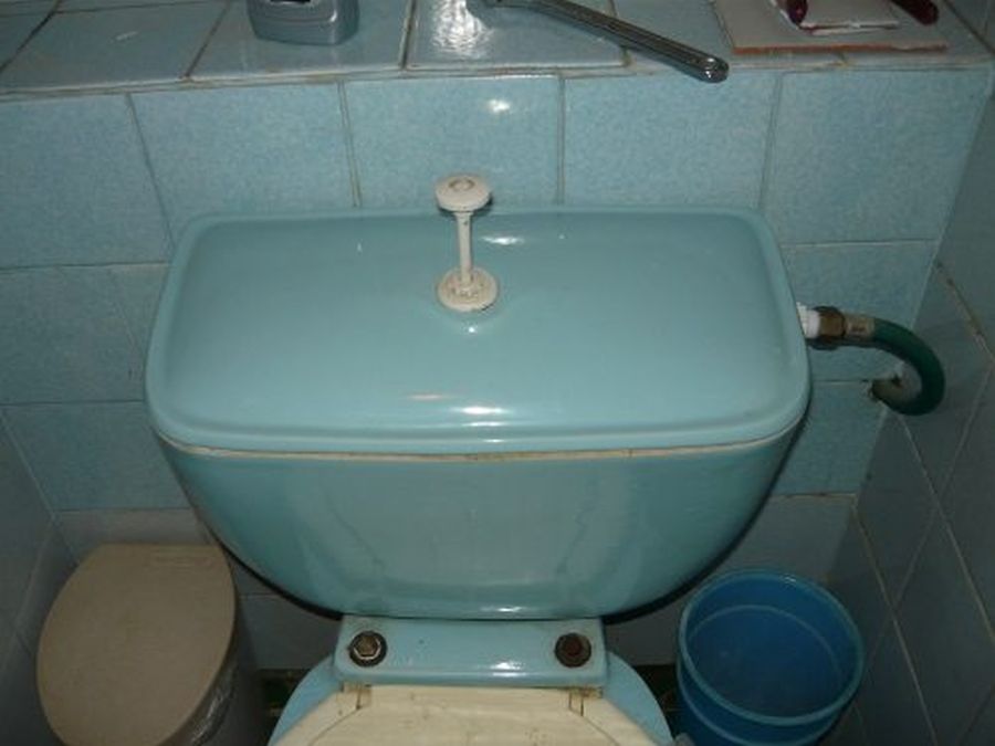 Как разобрать сливной бачок унитаза с кнопкой