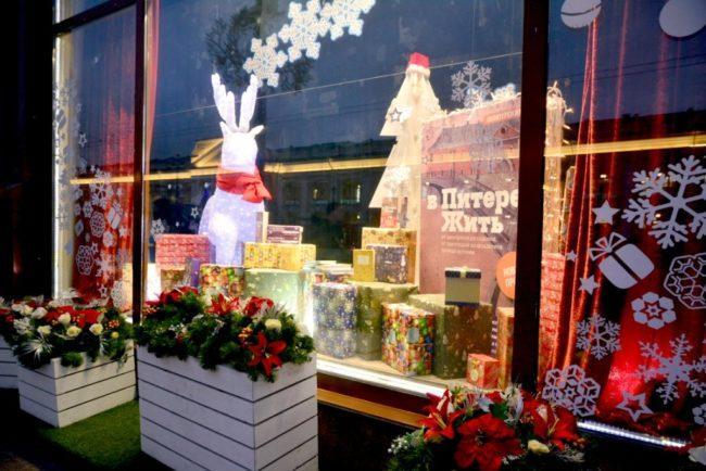 Украшение магазина к Новому году 2023 своими руками: идеи, фото, креативное