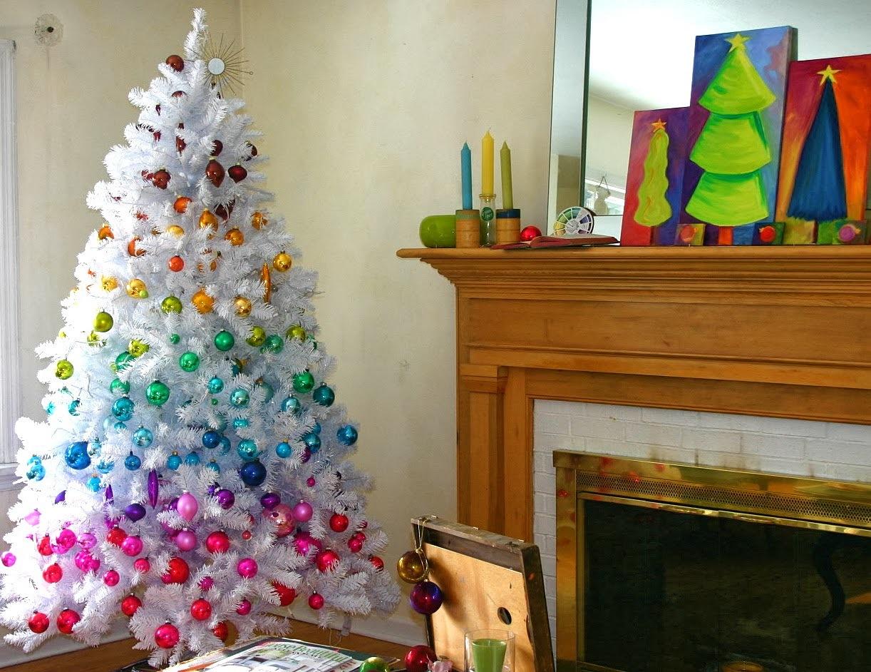 Как красиво нарядить белую елку в 2023 году: фото, искусственную