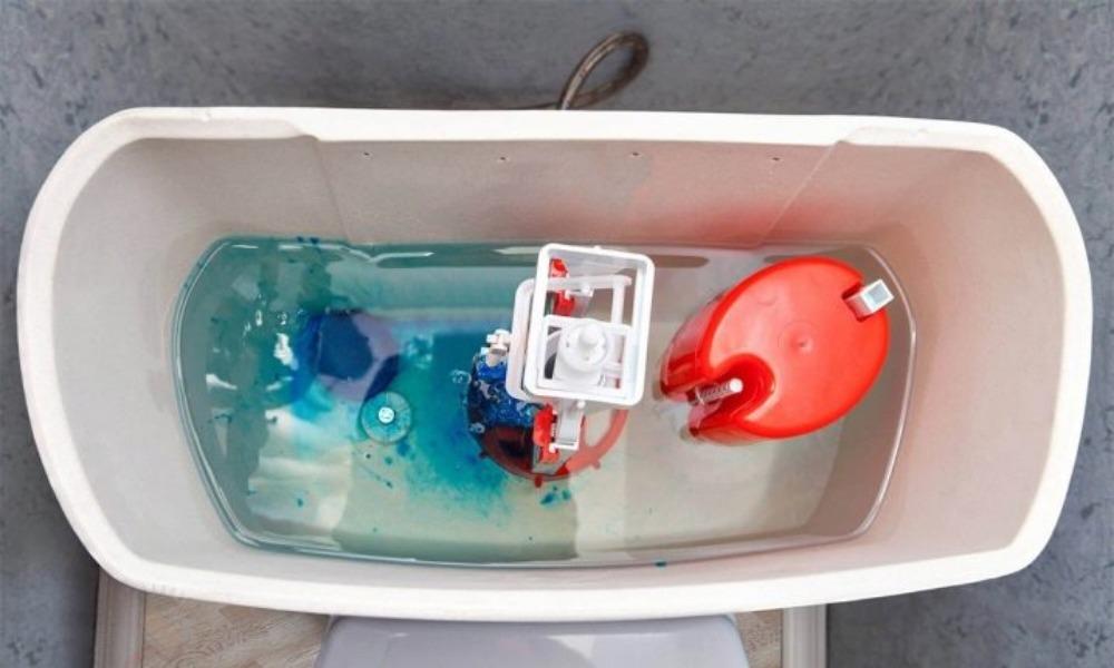 Почему переливается вода в сливном бачке унитаза: что делать, как отрегулировать