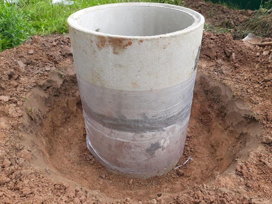 Как почистить колодец на даче от ила, глины, грязи, масла своими руками