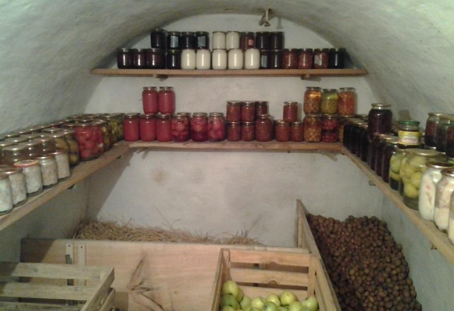 Как высушить погреб, подвал от сырости в частном доме, гараже, на улице