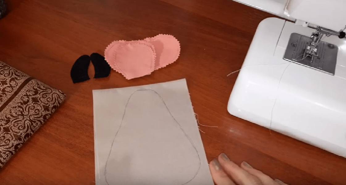 Подушка Бычок своими руками из ткани: выкройки, мастер-класс