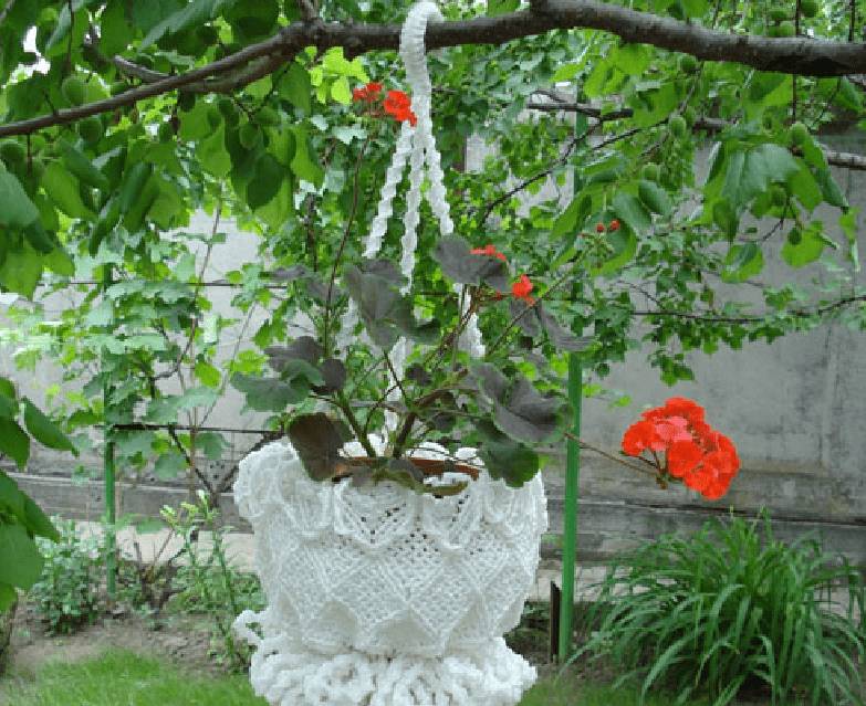 Кашпо для цветов из ведра своими руками