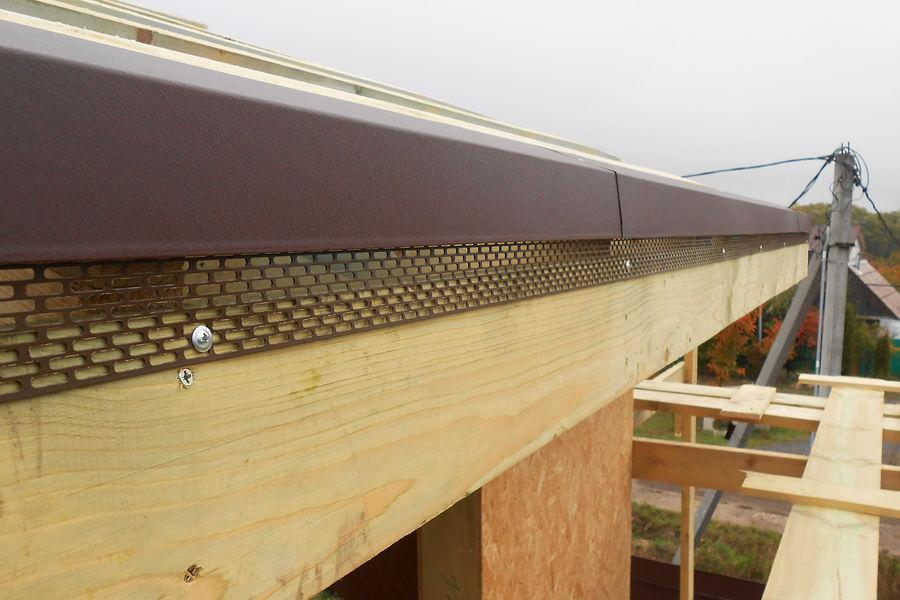 Установка капельника на крыше из металлочерепицы