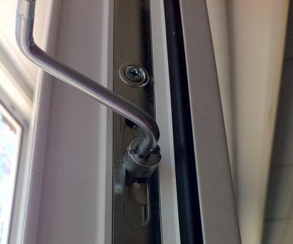 Как самостоятельно отрегулировать пластиковые окна на зиму