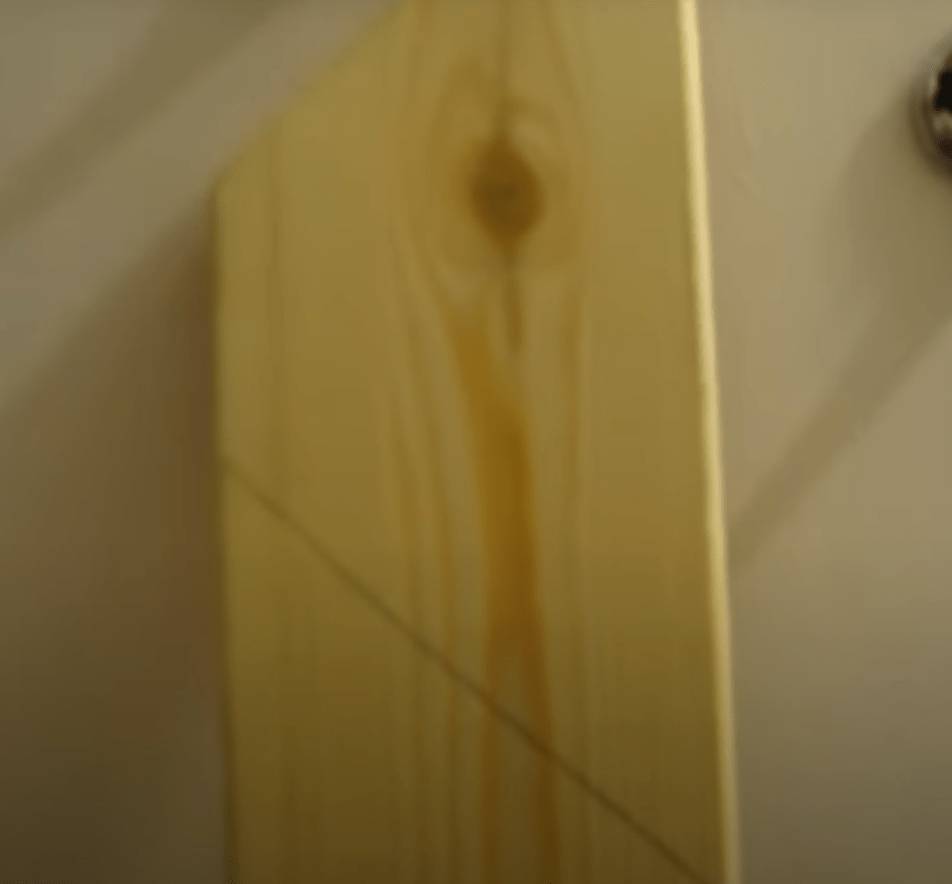 Из чего и как сделать полку в ванной комнате своими руками