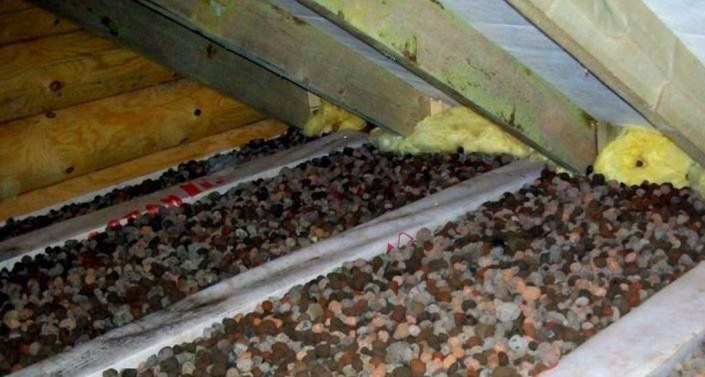 Утепление потолка в бане с холодной крышей: изнутри, снаружи