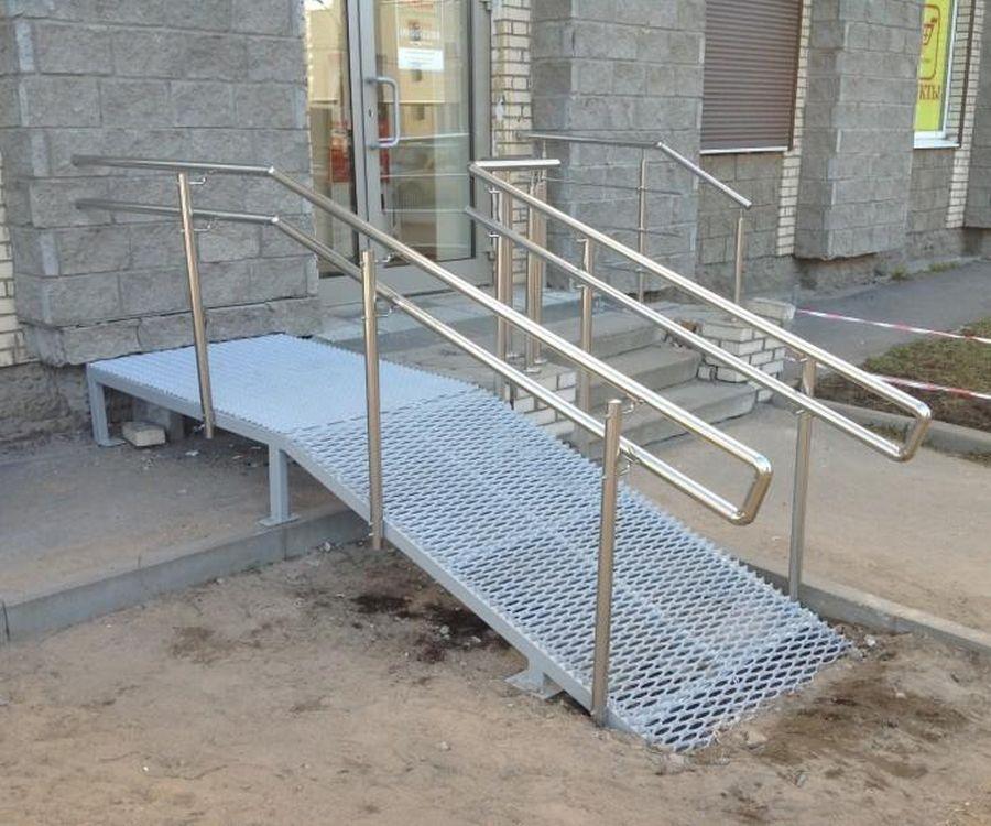 Как сделать пандус из дерева своими руками: для инвалидов, детской коляски, на крыльцо