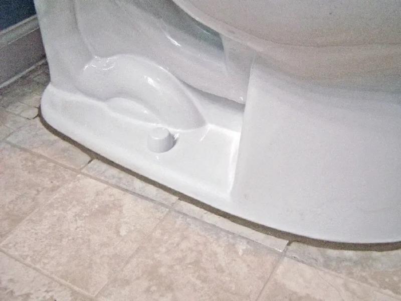 Как правильно установить унитаз на плитку своими руками: на герметик, без болтов