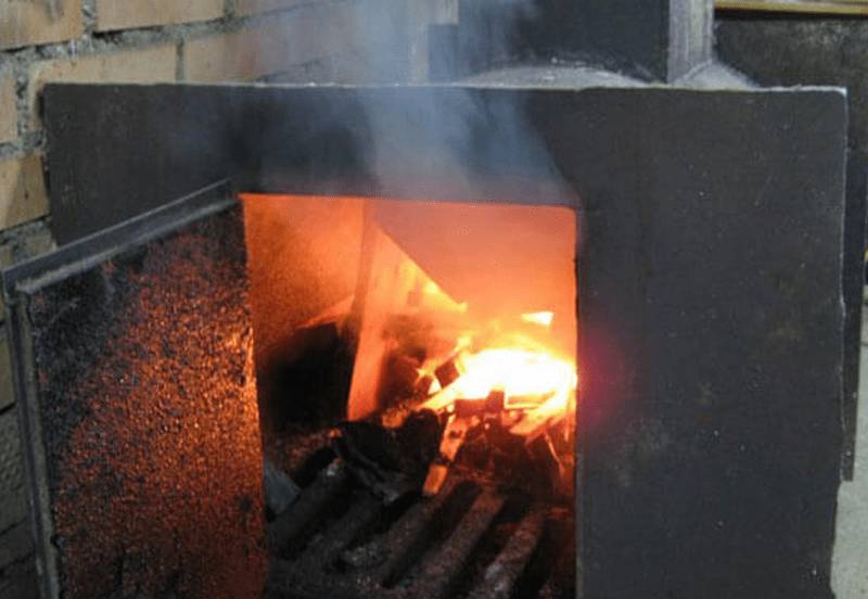 Почему и что делать, если в бане дымит печь