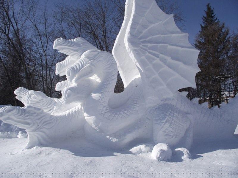 Фигура дракона из снега: как слепить своими руками