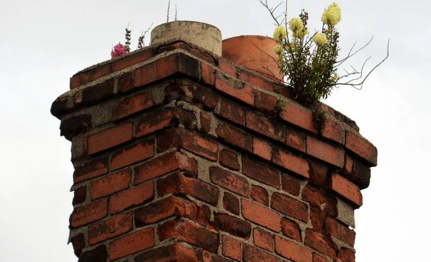 Почему дым из камина идет в комнату