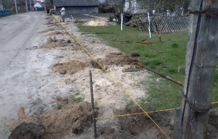 Как сделать забор из профнастила без сварки своими руками