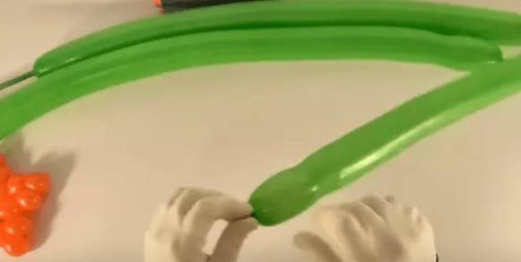 Как сделать елку из воздушных шаров своими руками